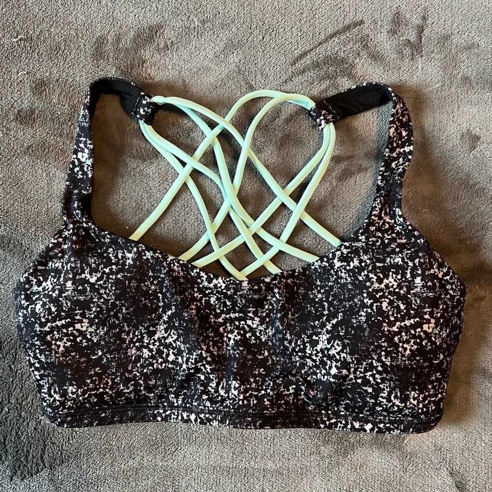 Lululemon “free to be wild” sport bra size 6